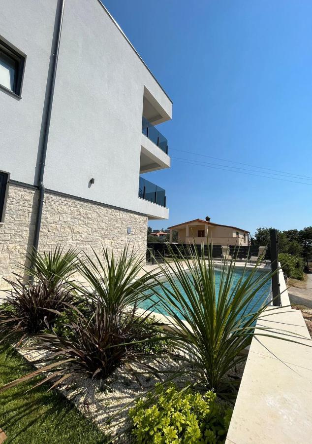 J&N Hill'S Residence With Swimming Pool ميدولين المظهر الخارجي الصورة